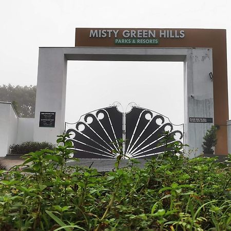 Misty Green Hills Parks & Resorts Kondotty 外观 照片