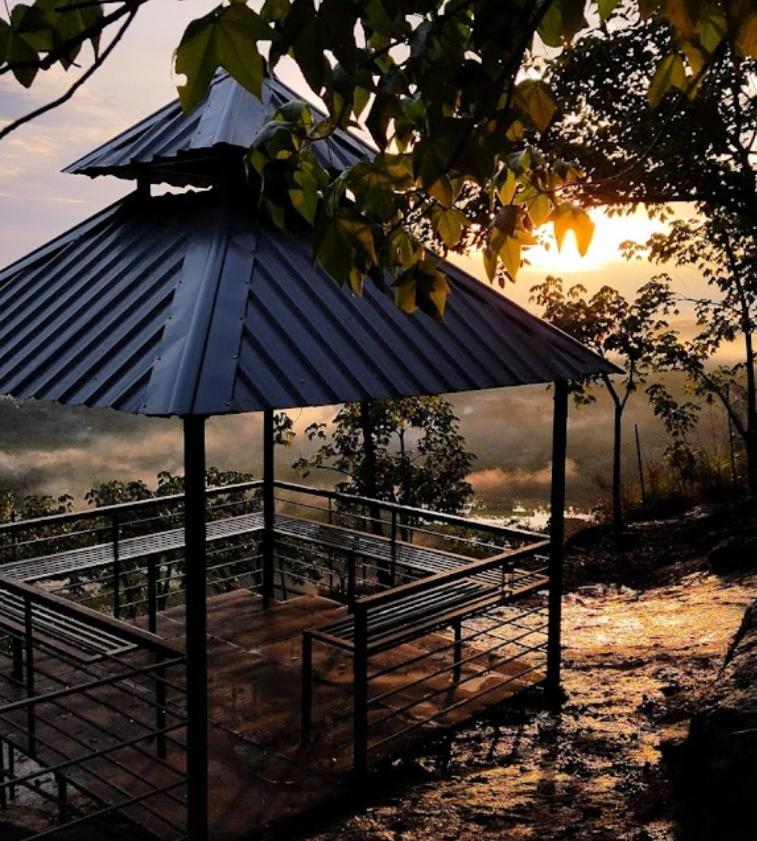Misty Green Hills Parks & Resorts Kondotty 外观 照片